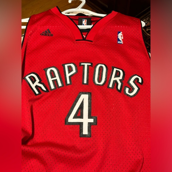 NBA Toronto Raptors Jersey Chris Bosh Sz Medium - Picture 1 of 3